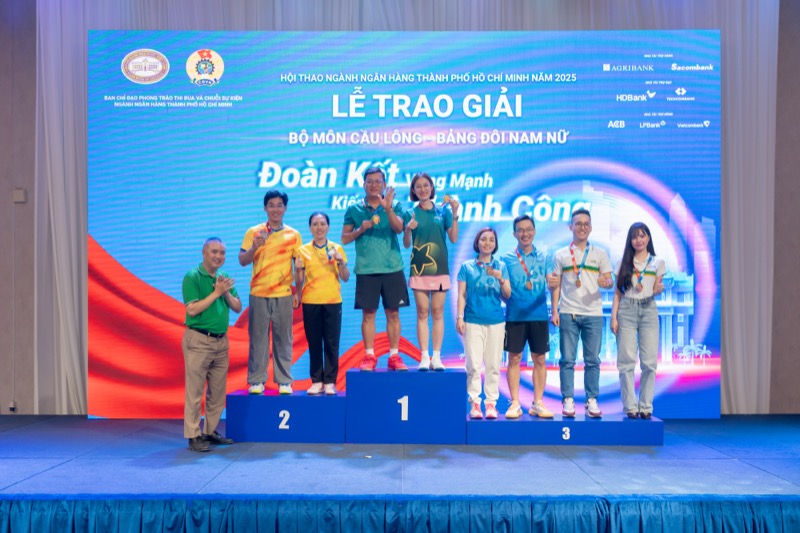 Giải cầu lông toàn cảnh